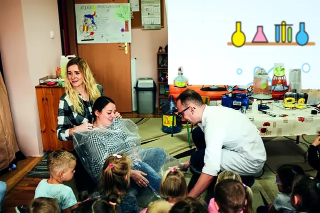 Eksperyment z próżnią na warsztatach